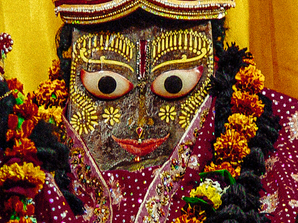 govardhan dresden - Govardhana Lila, Srimad Bhagavatam Canto 10, Krishna Indra, Kadavergehorsam Vaisnavismus, blinder Gehorsam Sekte